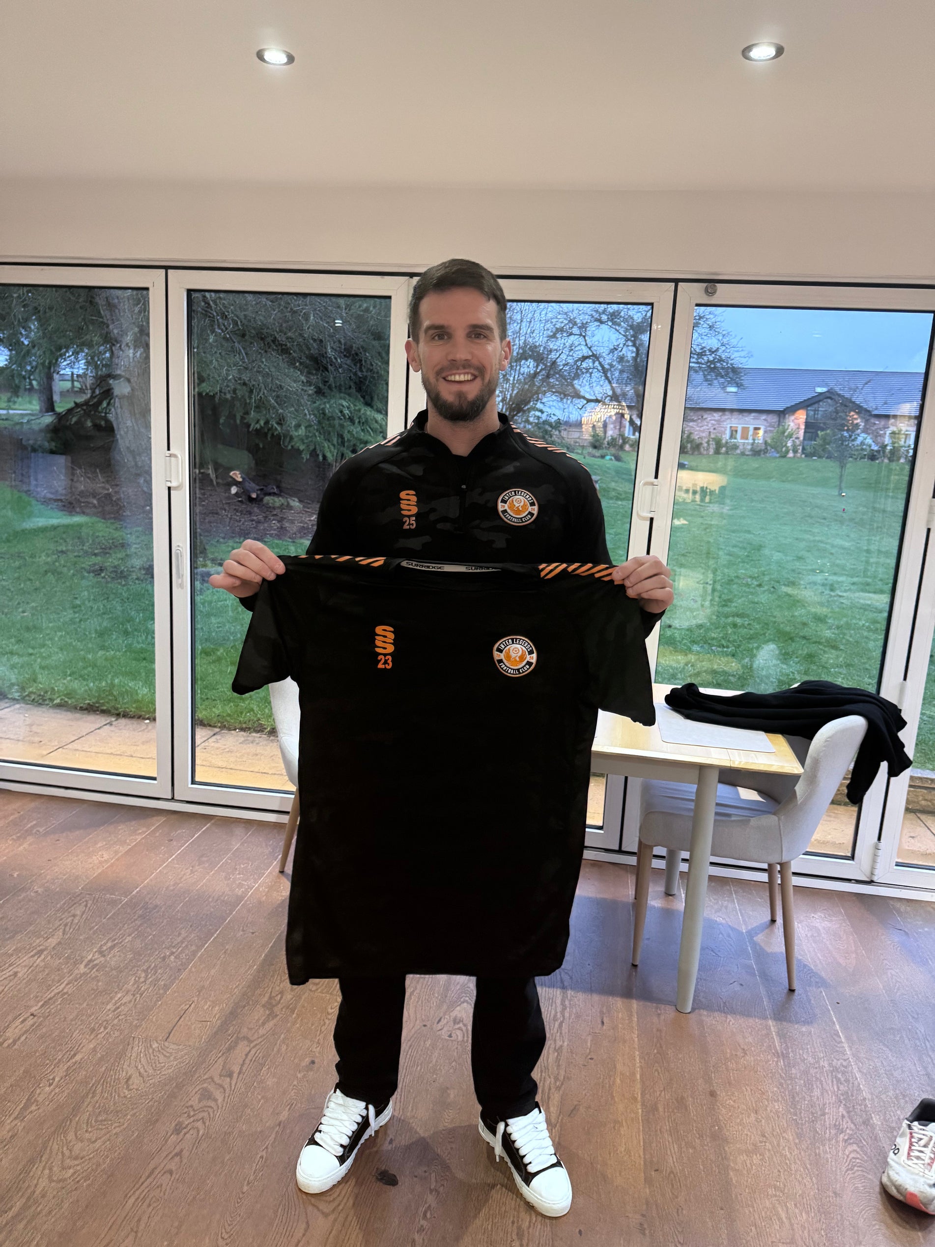 Gaz Beadle Signs For Inter Legends